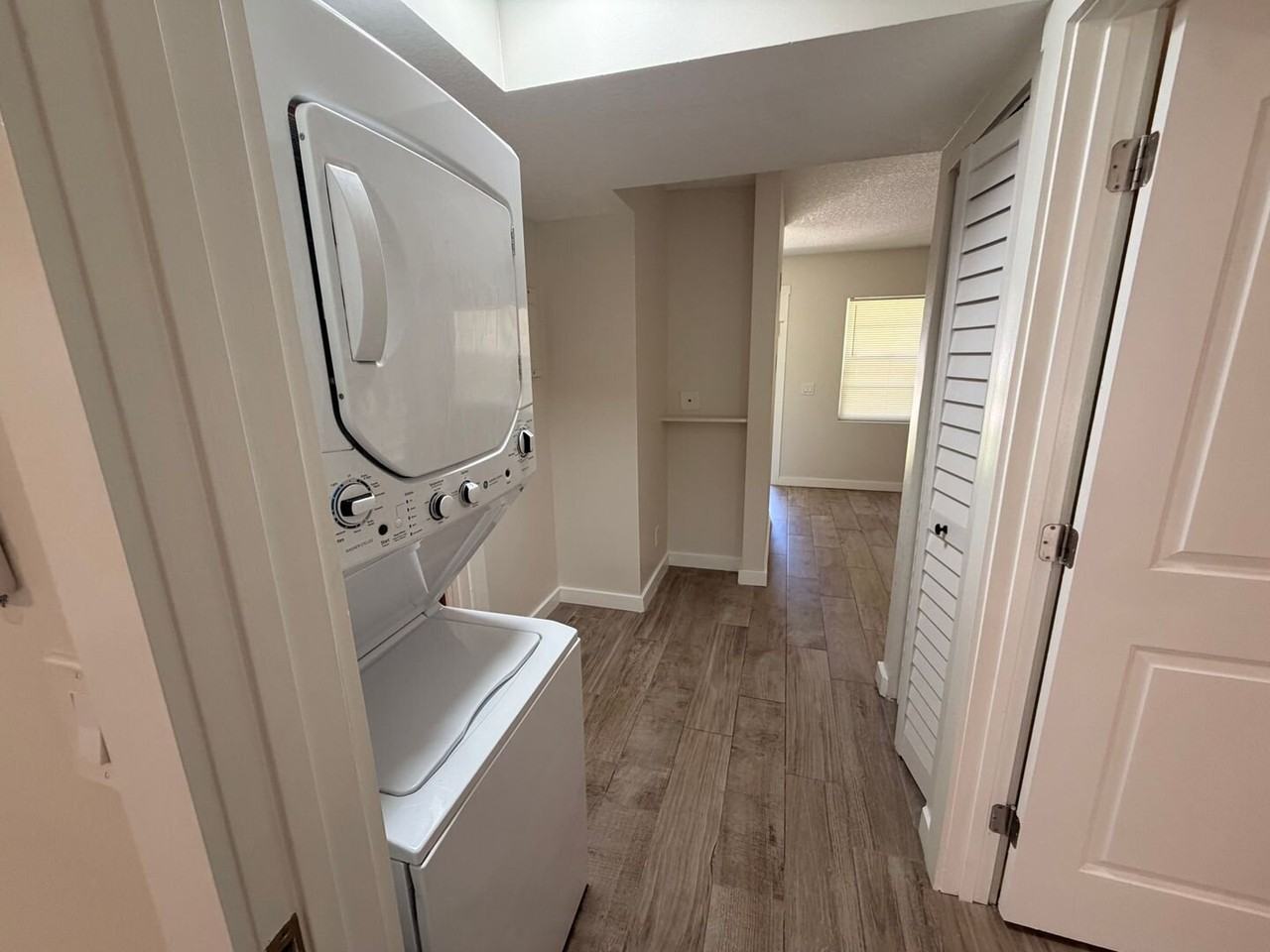 1710 Main St - Photo 2 of 9