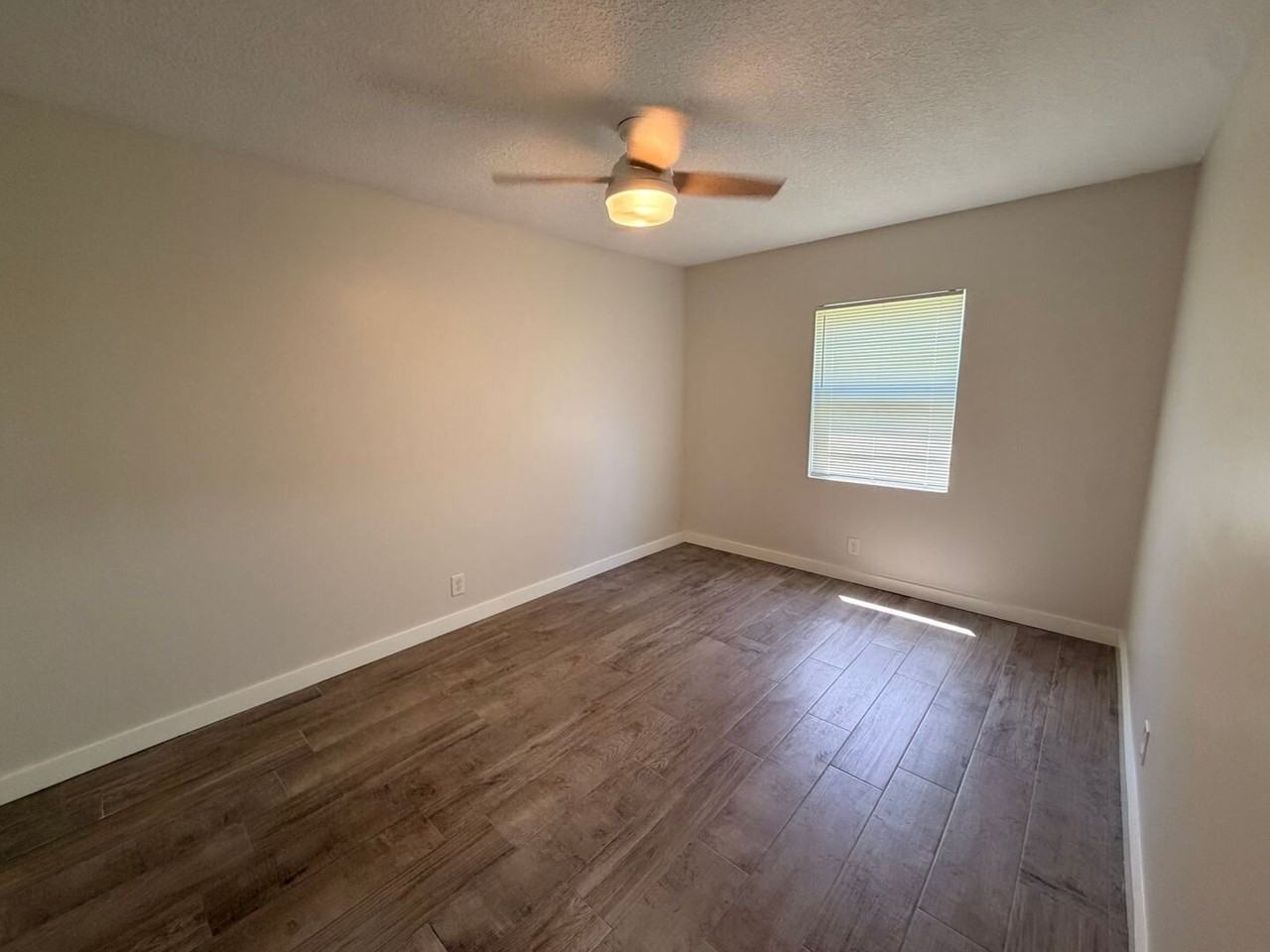 1710 Main St - Photo 7 of 9