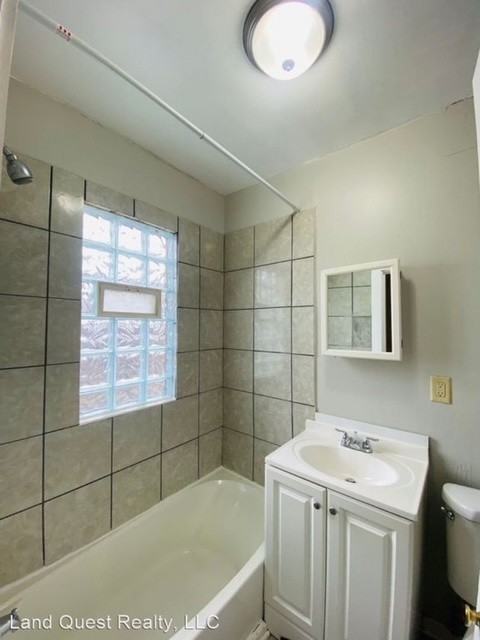 1137 Valley Dr #3 - Photo 3 of 6