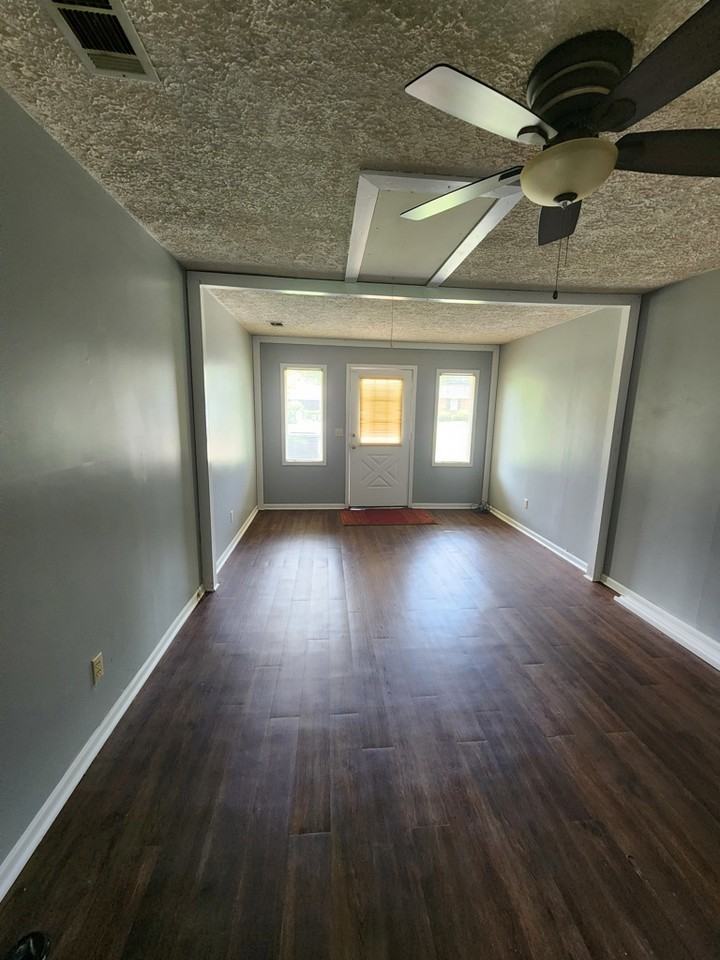 528 Ansley Ave - Photo 2 of 20