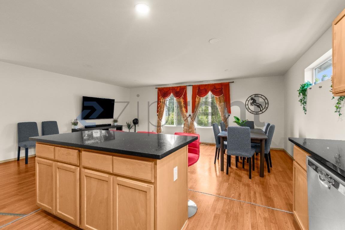 111 2nd Ave N - Photo 5 of 23