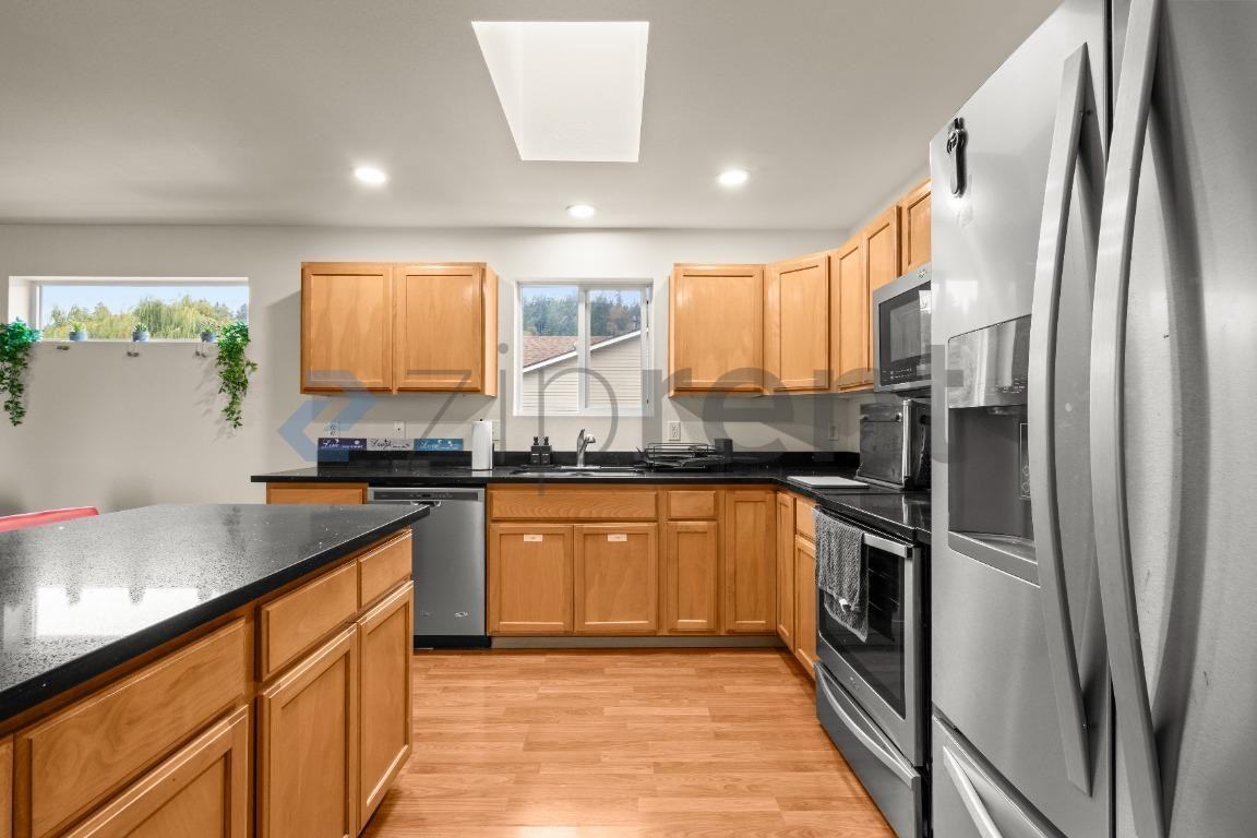 111 2nd Ave N - Photo 7 of 23