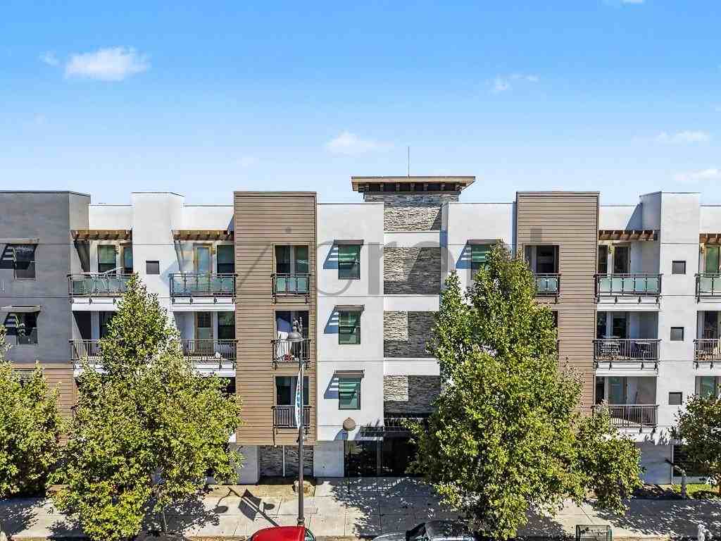 2585 El Camino Real #403
