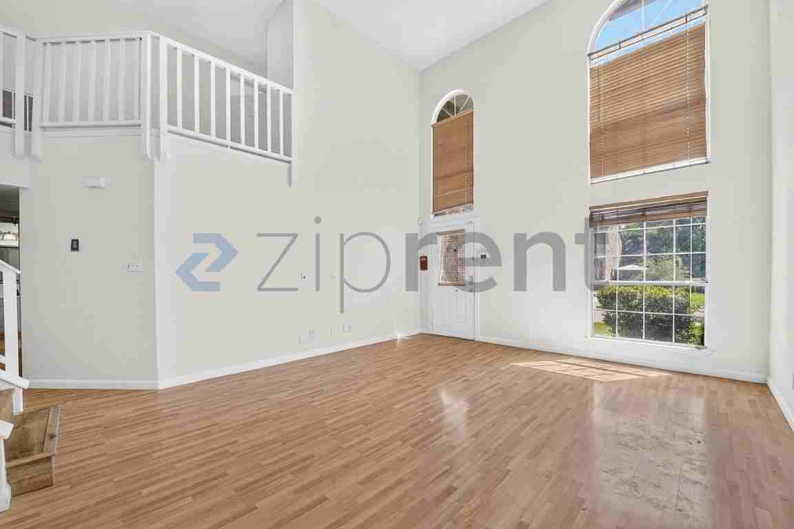 430 Moonlight Way - Photo 7 of 29