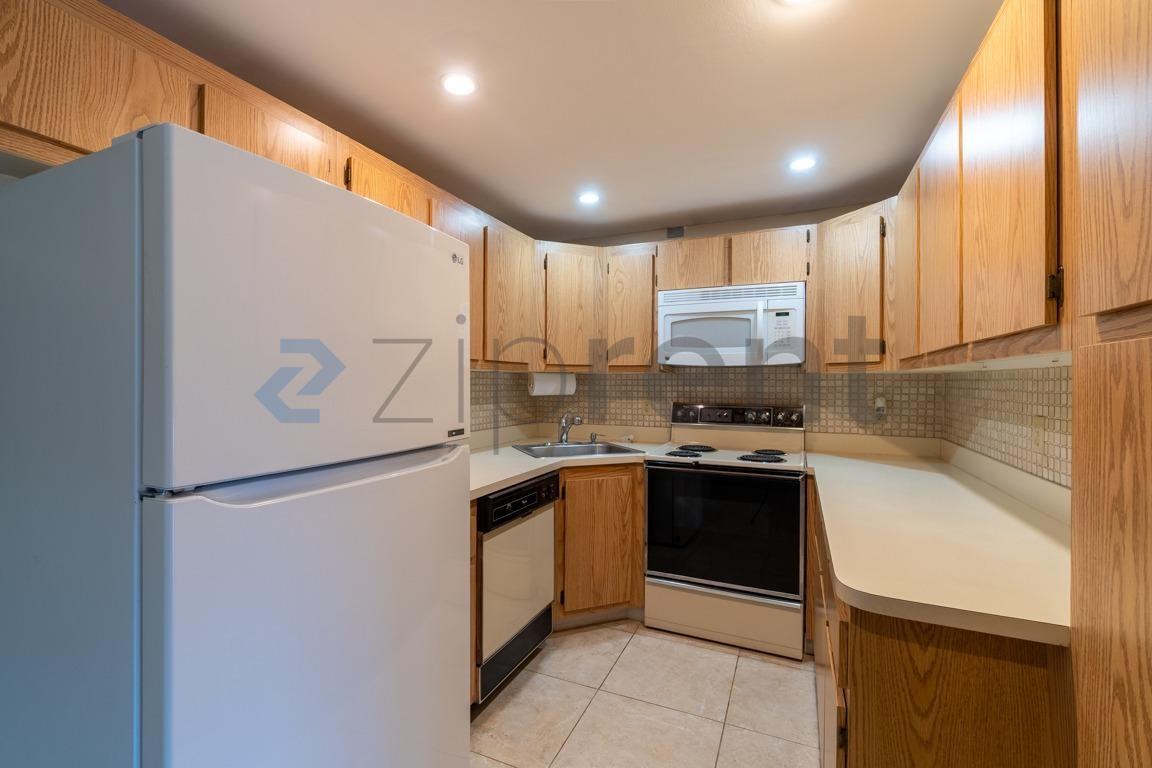 826 Sky Pine Way #D1 - Photo 7 of 23
