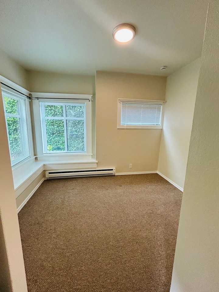 Mavis Apartments - Photo 3 of 27