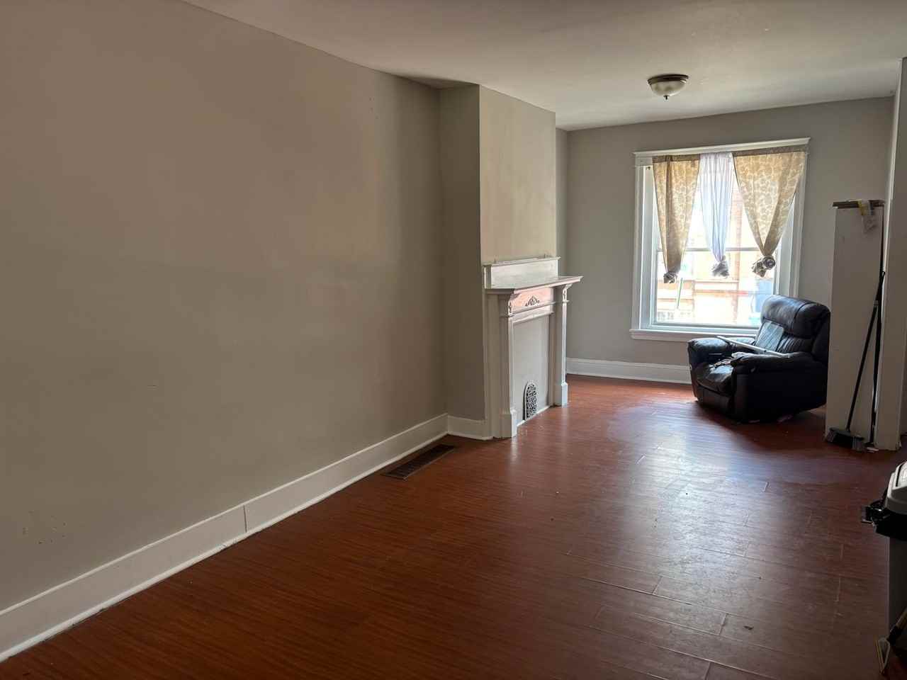 2120 S Garnet St - Photo 2 of 9