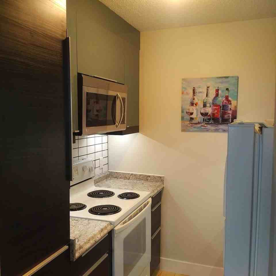 21 - 132-21 Macdonald Drive - Photo 2 of 11