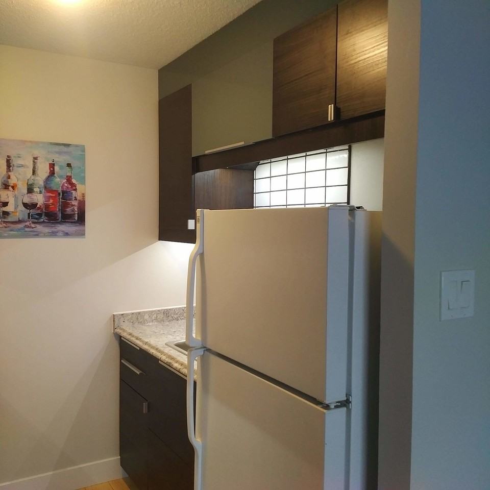 21 - 132-21 Macdonald Drive - Photo 3 of 11