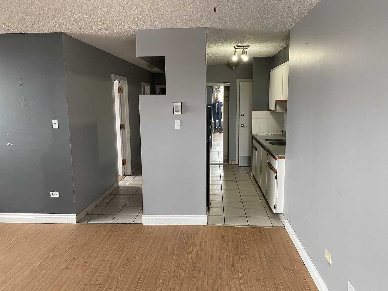 1133 17 Ave Nw - Photo 2 of 6