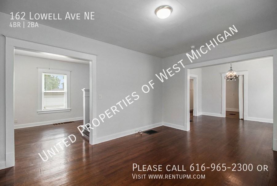 162 Lowell Ave Ne - Photo 4 of 21