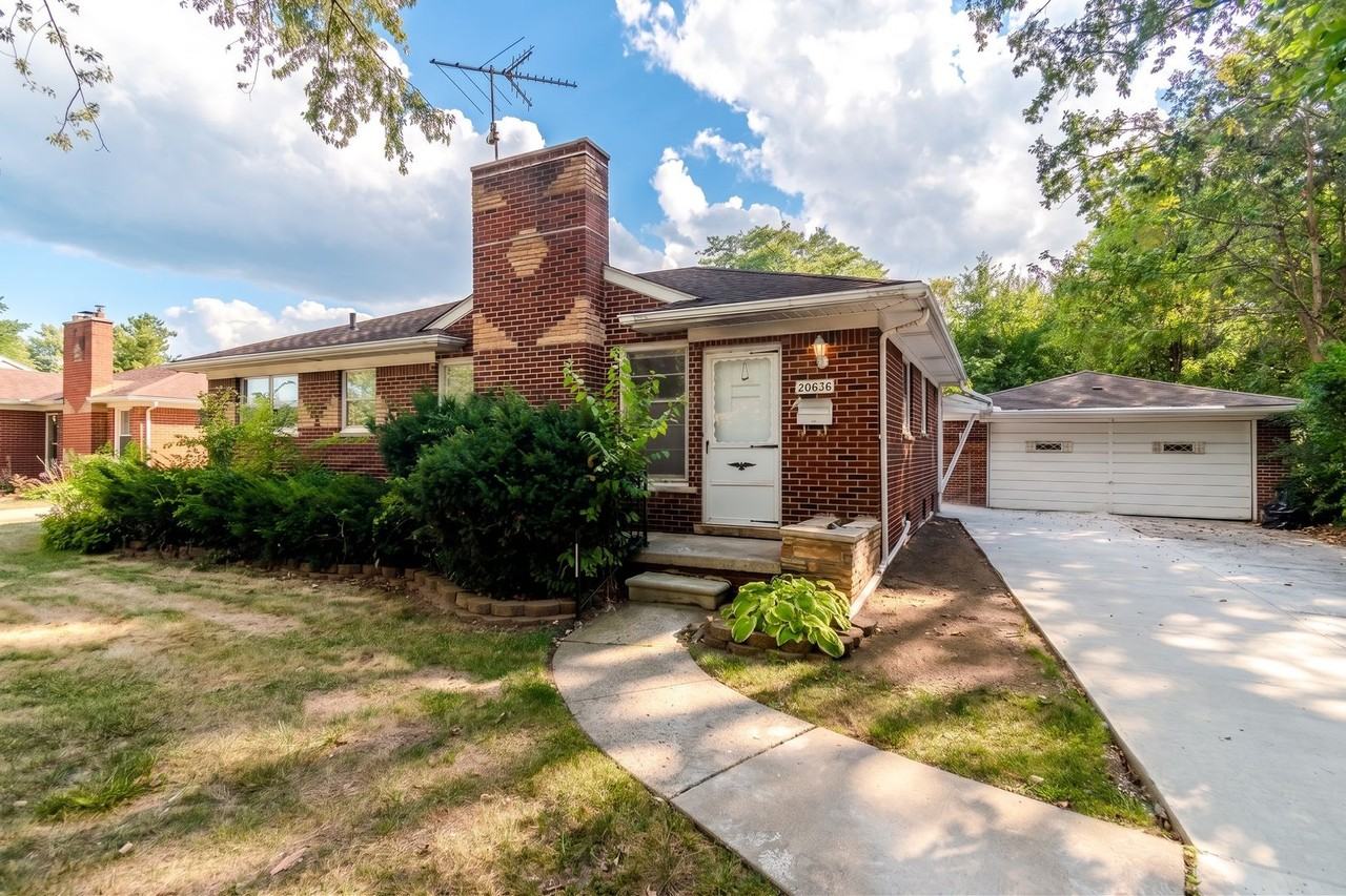 20636 Woodcrest St - Photo 2 of 12