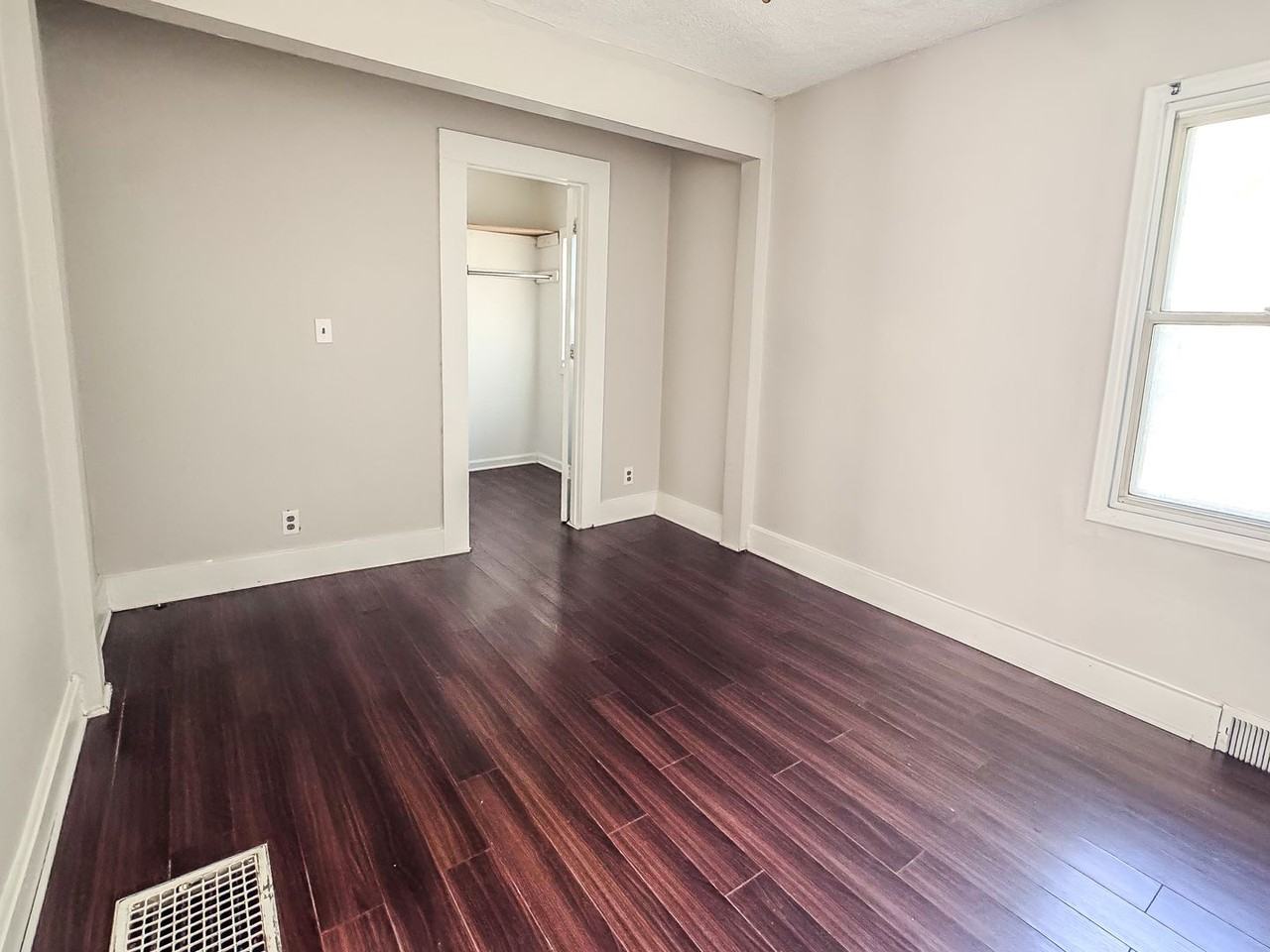 16184 Hauss Ave - Photo 2 of 11
