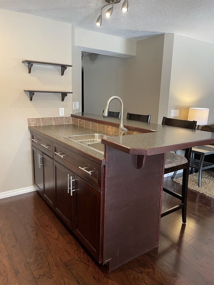 15 Cresthaven Way Sw - Photo 3 of 20