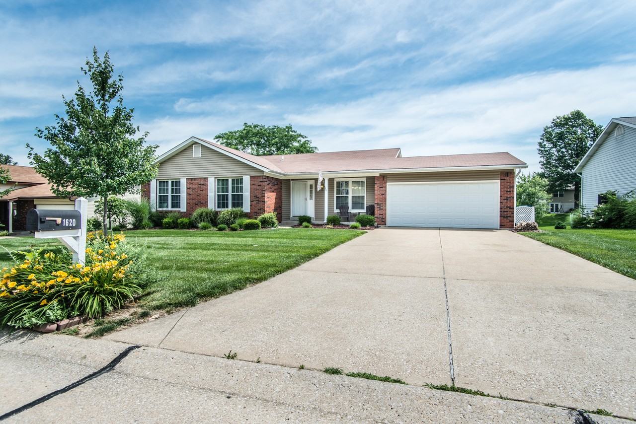 1620 Dahlia Ct - Photo 2 of 50