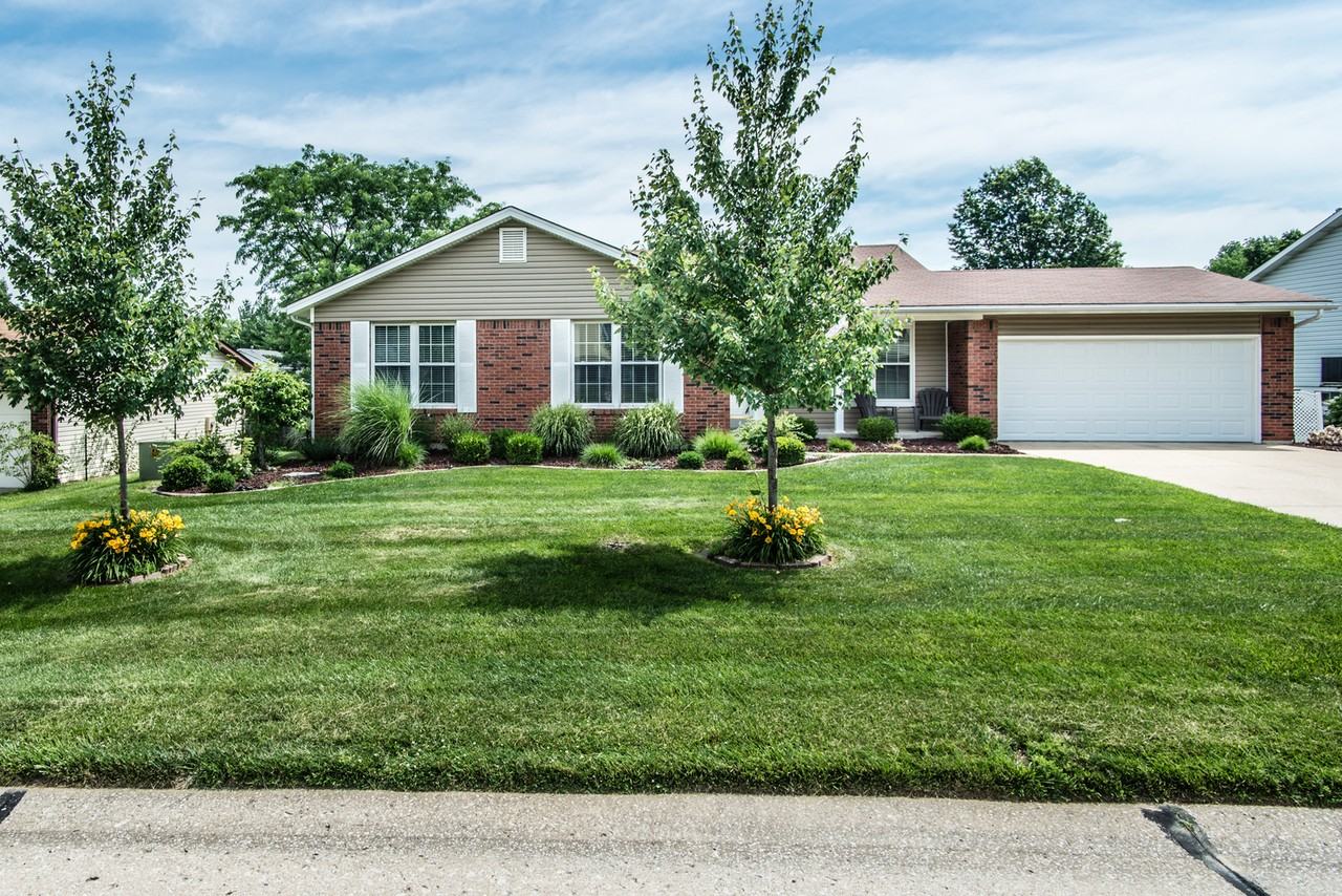 1620 Dahlia Ct - Photo 3 of 50