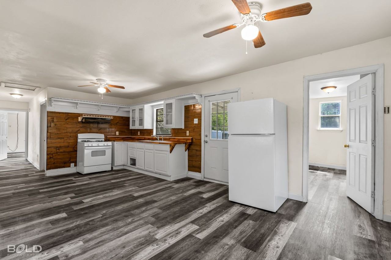 10027 Barnes Rd - Photo 6 of 14
