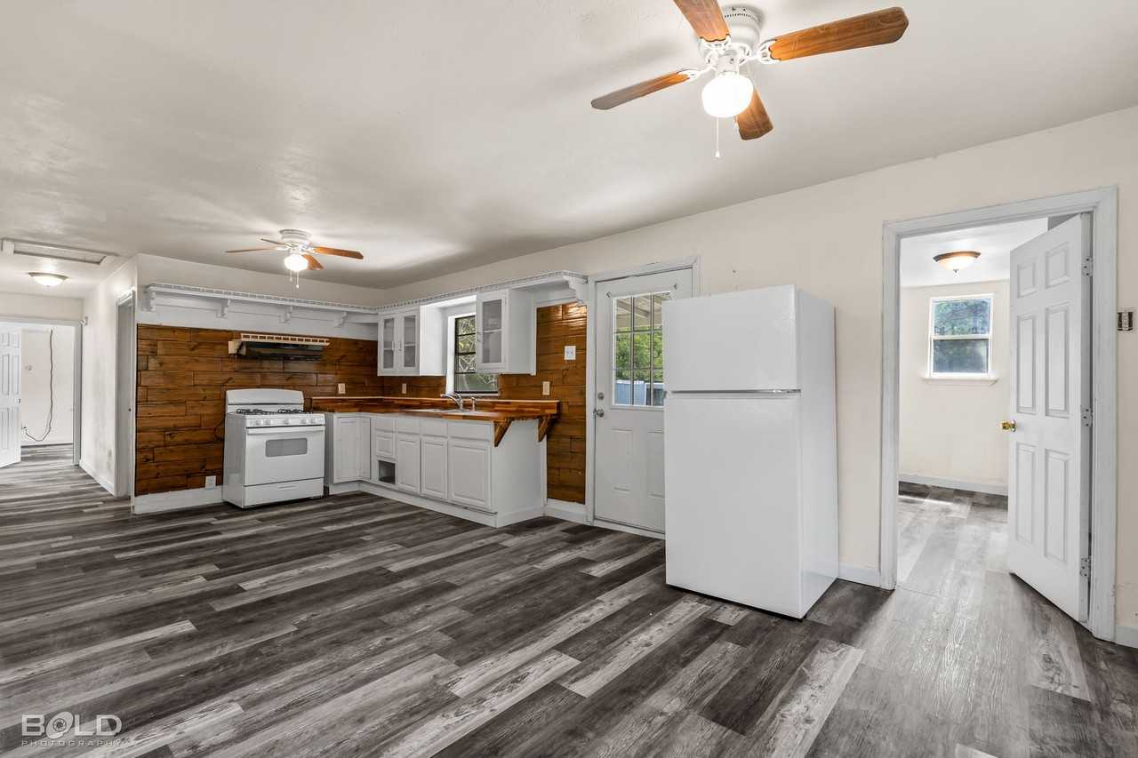 10027 Barnes Rd - Photo 7 of 14