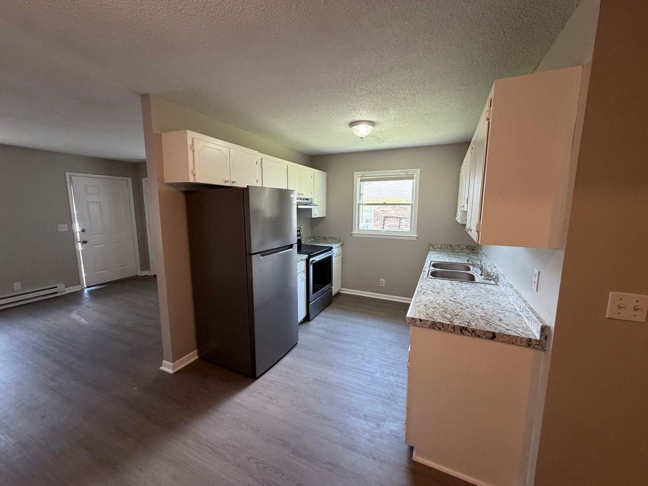 120 Church St - Photo 4 of 8