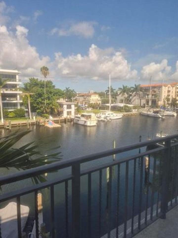 71 71 Isle Of Venice Dr th 71 - Photo 3 of 20
