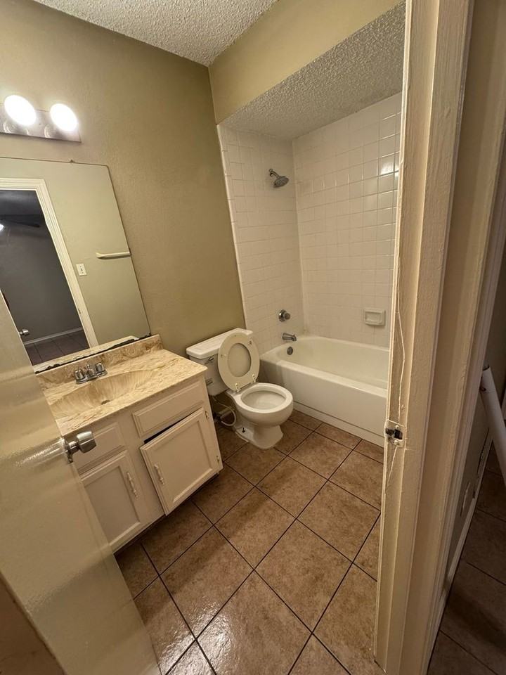 2322 Carol Good Ln - Photo 5 of 7