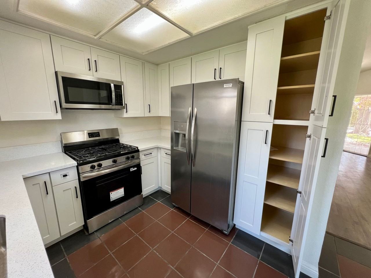 7284 Parkside Pl - Photo 6 of 24