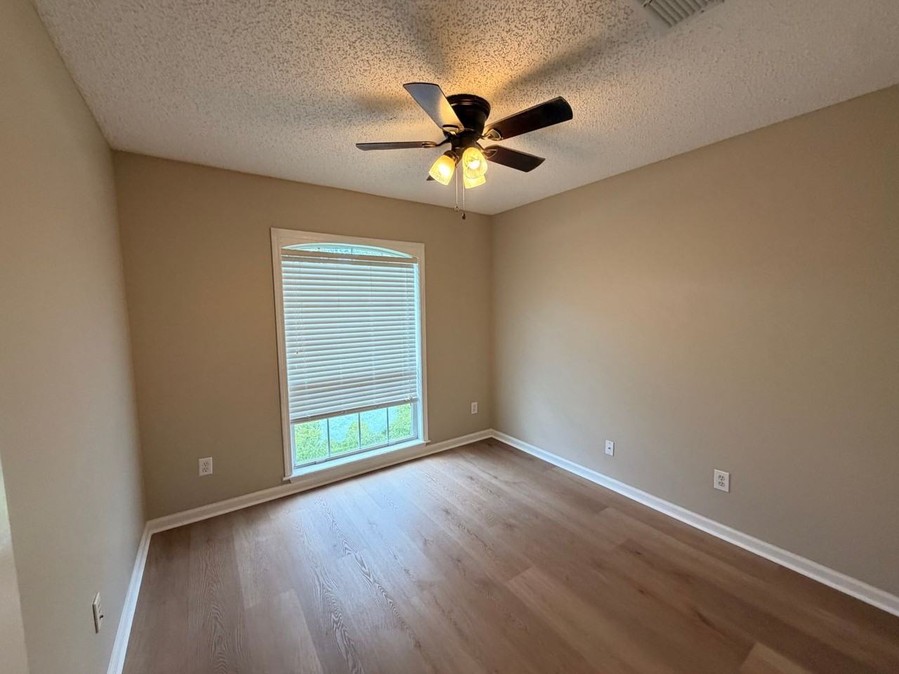 1231 American Eagle Ln - Photo 6 of 19