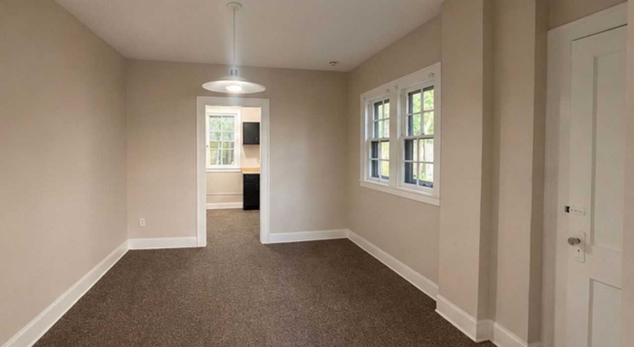 115 Westmoreland Ter - Photo 3 of 13