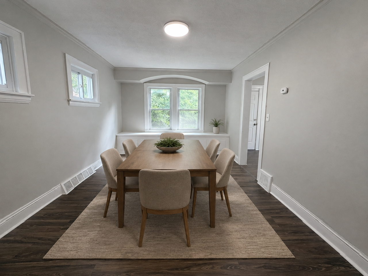3025 E 128th St - Photo 4 of 15