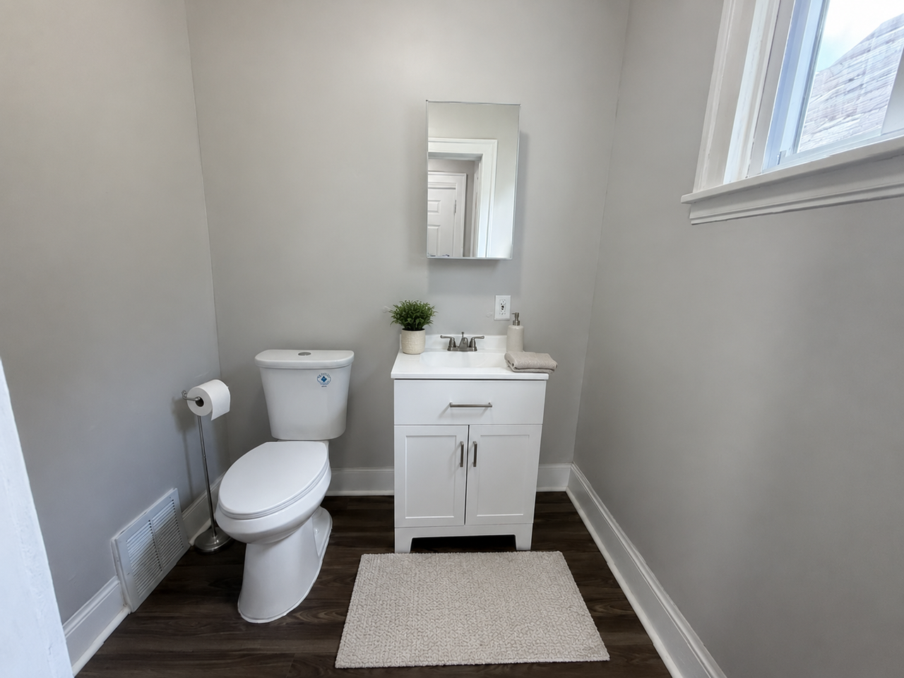 3025 E 128th St - Photo 6 of 15
