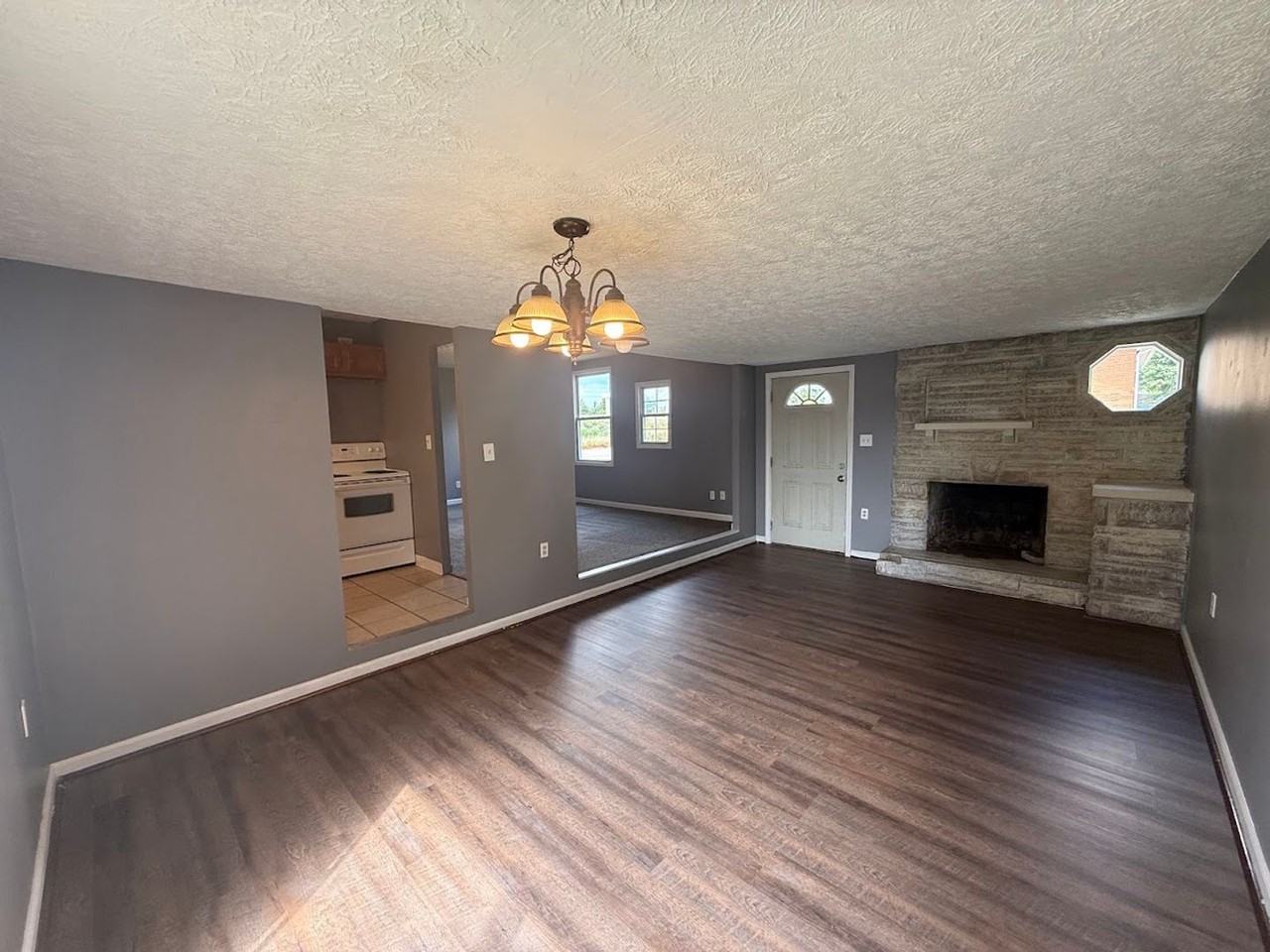 638 Clifford Ave - Photo 2 of 15