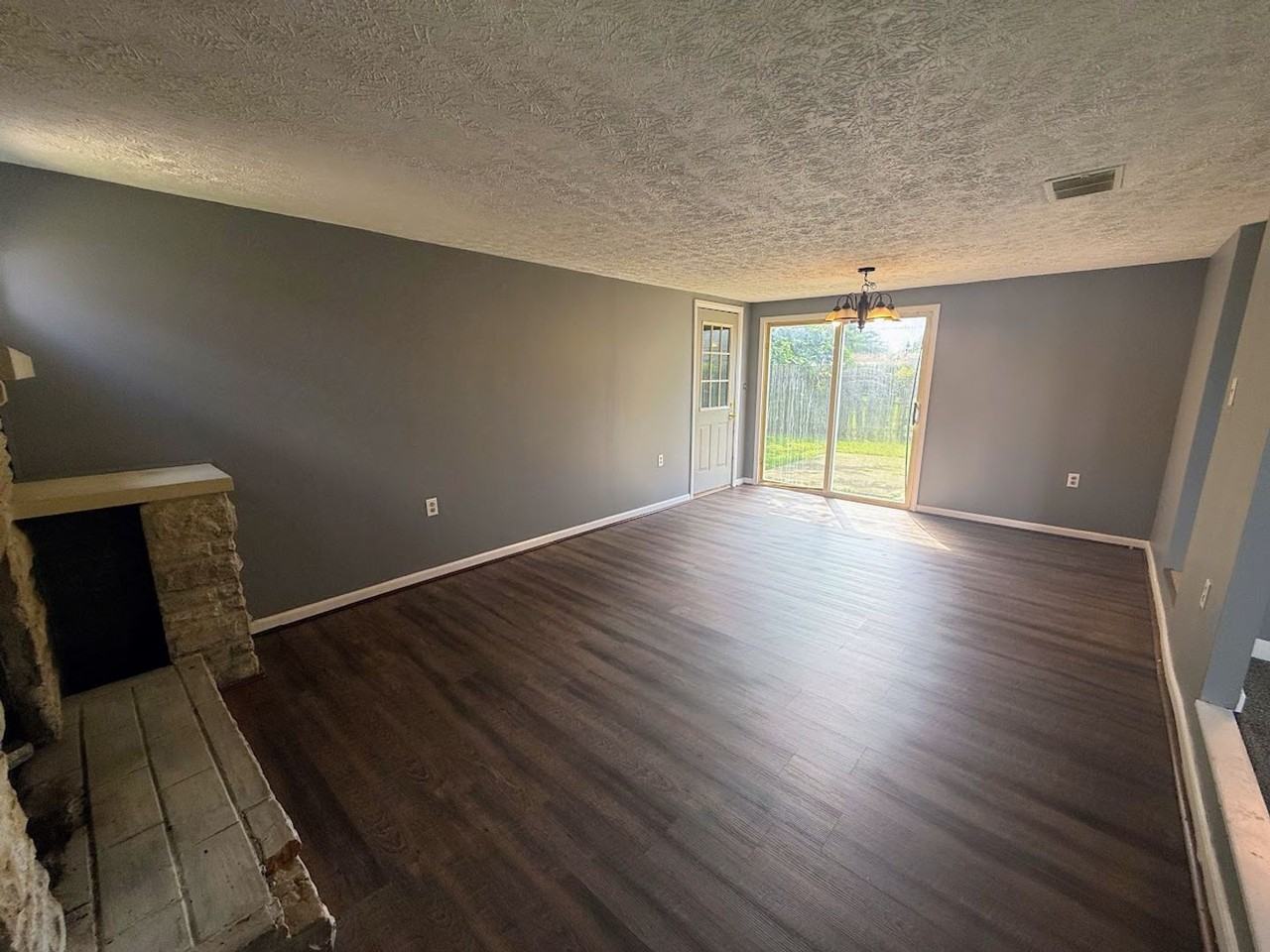 638 Clifford Ave - Photo 3 of 15
