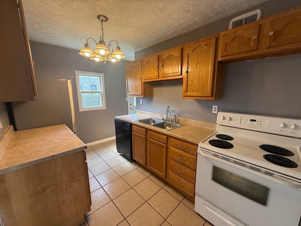 638 Clifford Ave - Photo 7 of 15