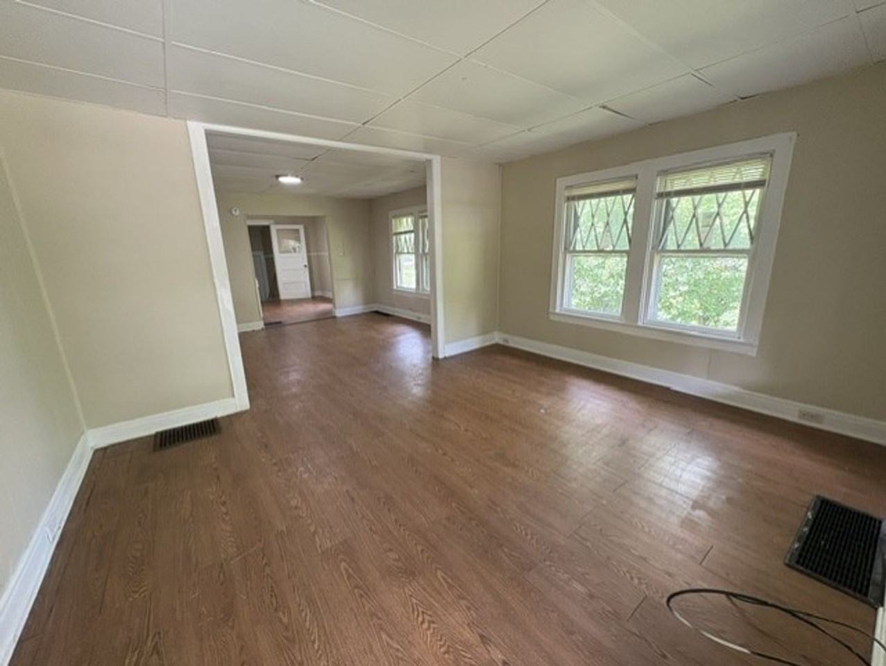516 Wildwood Ave - Photo 2 of 10