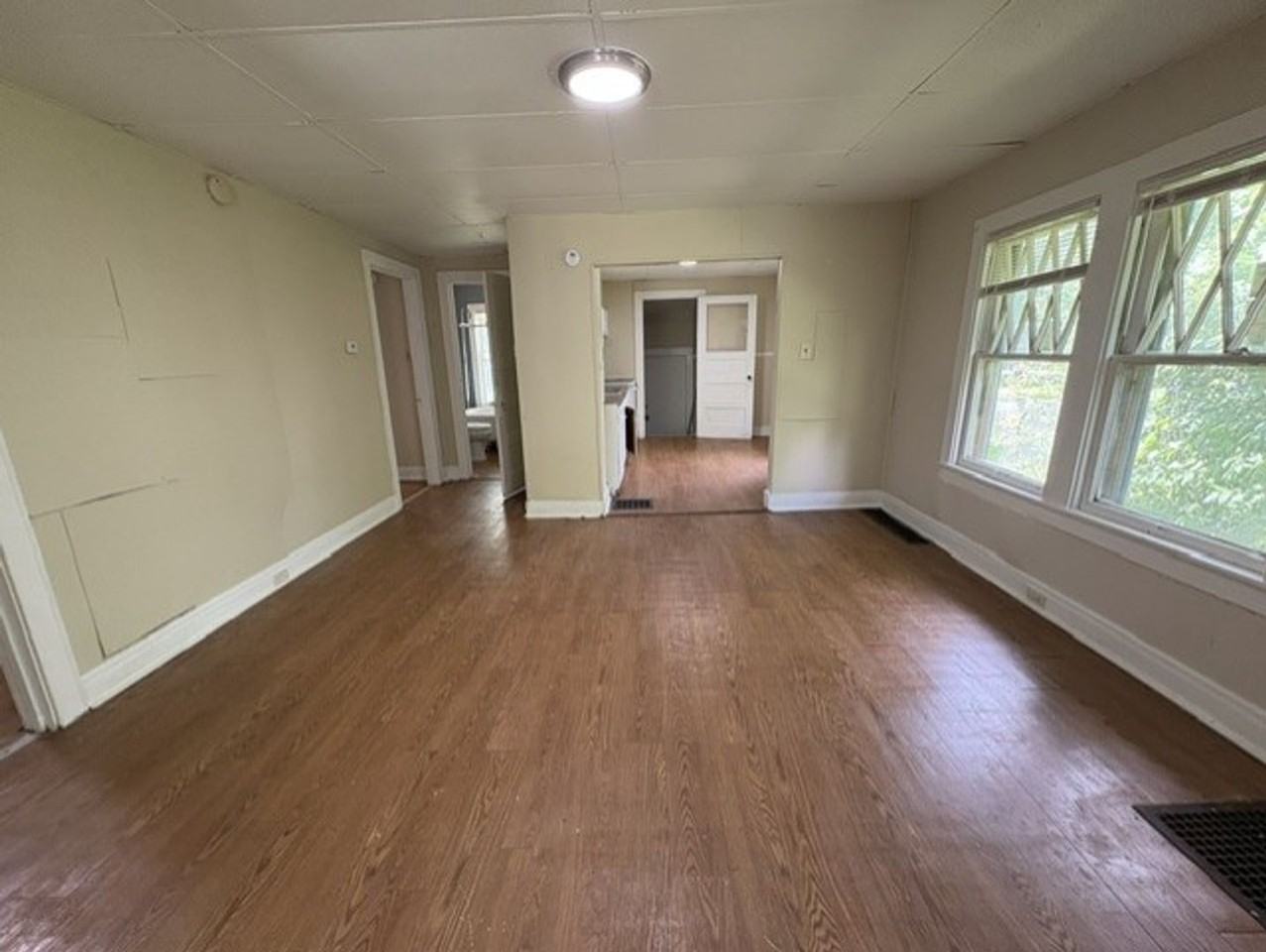 516 Wildwood Ave - Photo 3 of 10