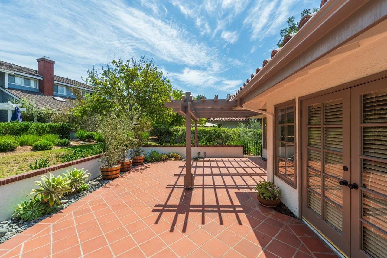16 Sausalito Cir W - Photo 5 of 41