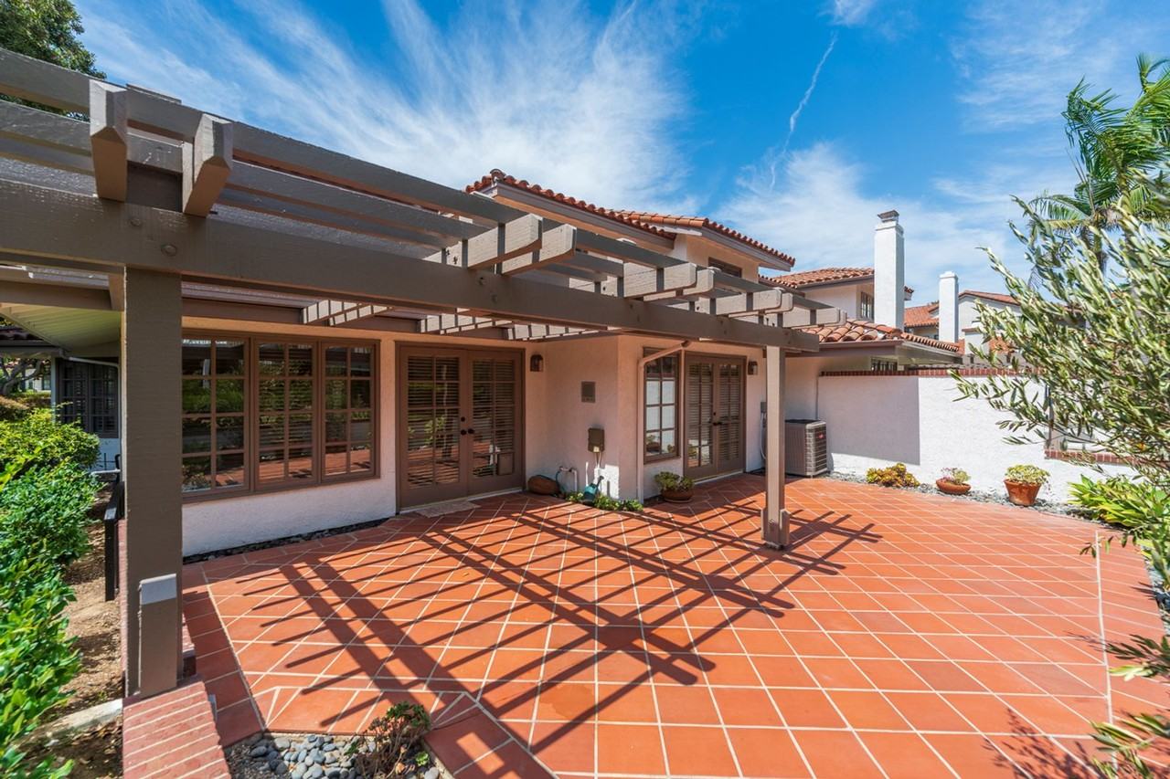 16 Sausalito Cir W - Photo 6 of 41