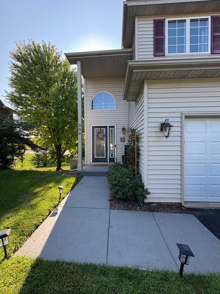 304 Sibley St - Photo 2 of 23