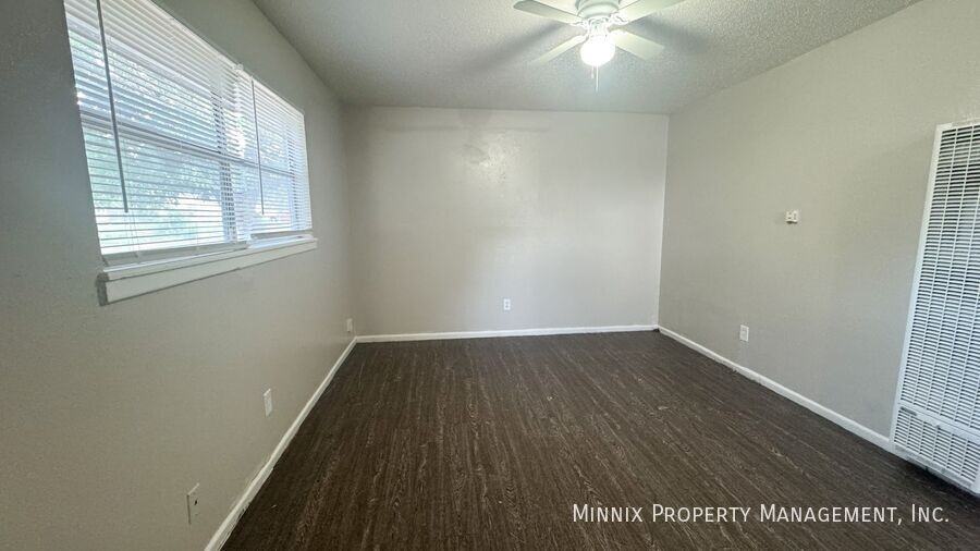 3102 Avenue N - Photo 5 of 20