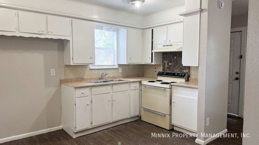 3102 Avenue N - Photo 7 of 20