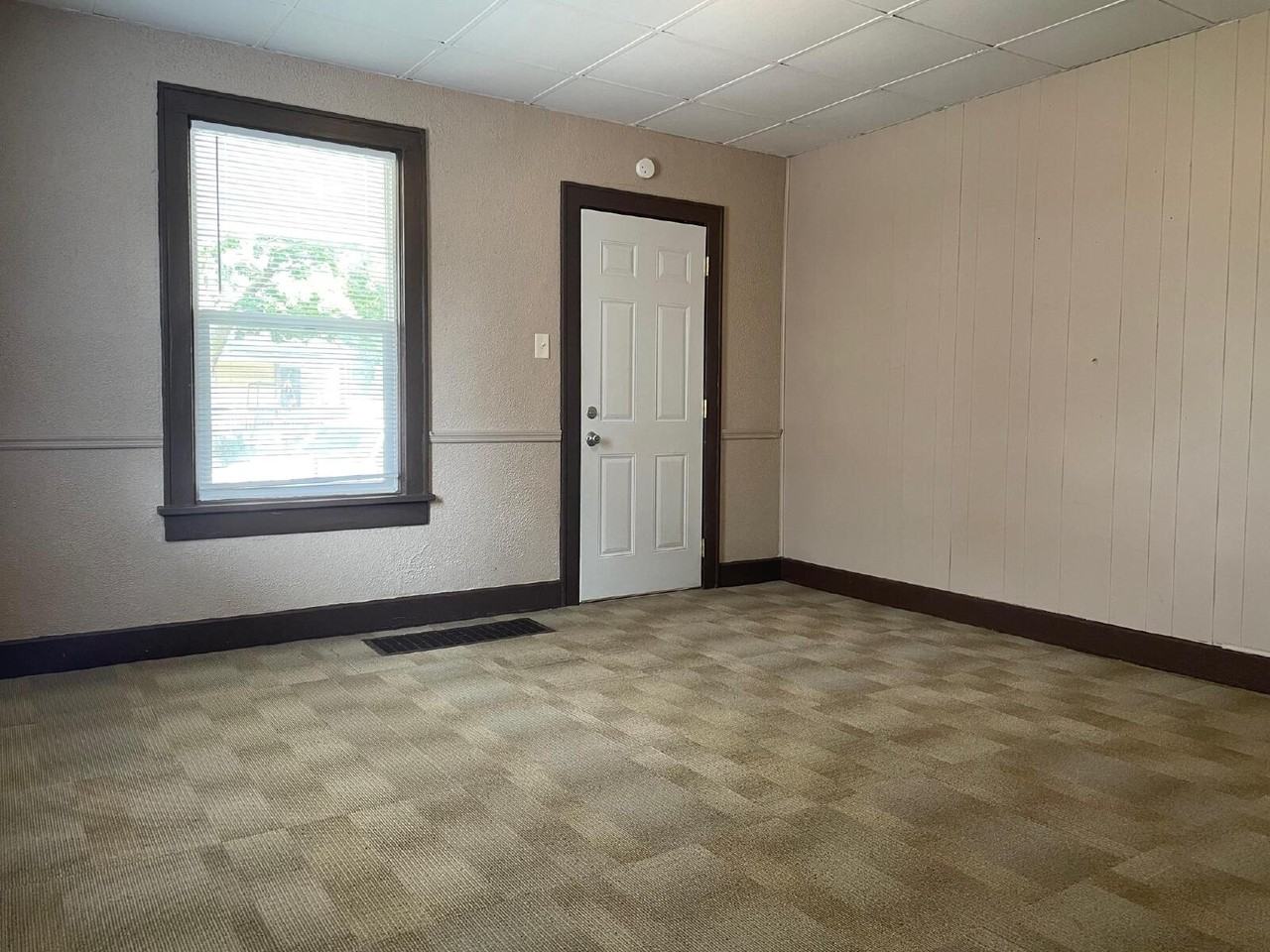 2020 N 16th St #B - Photo 4 of 12