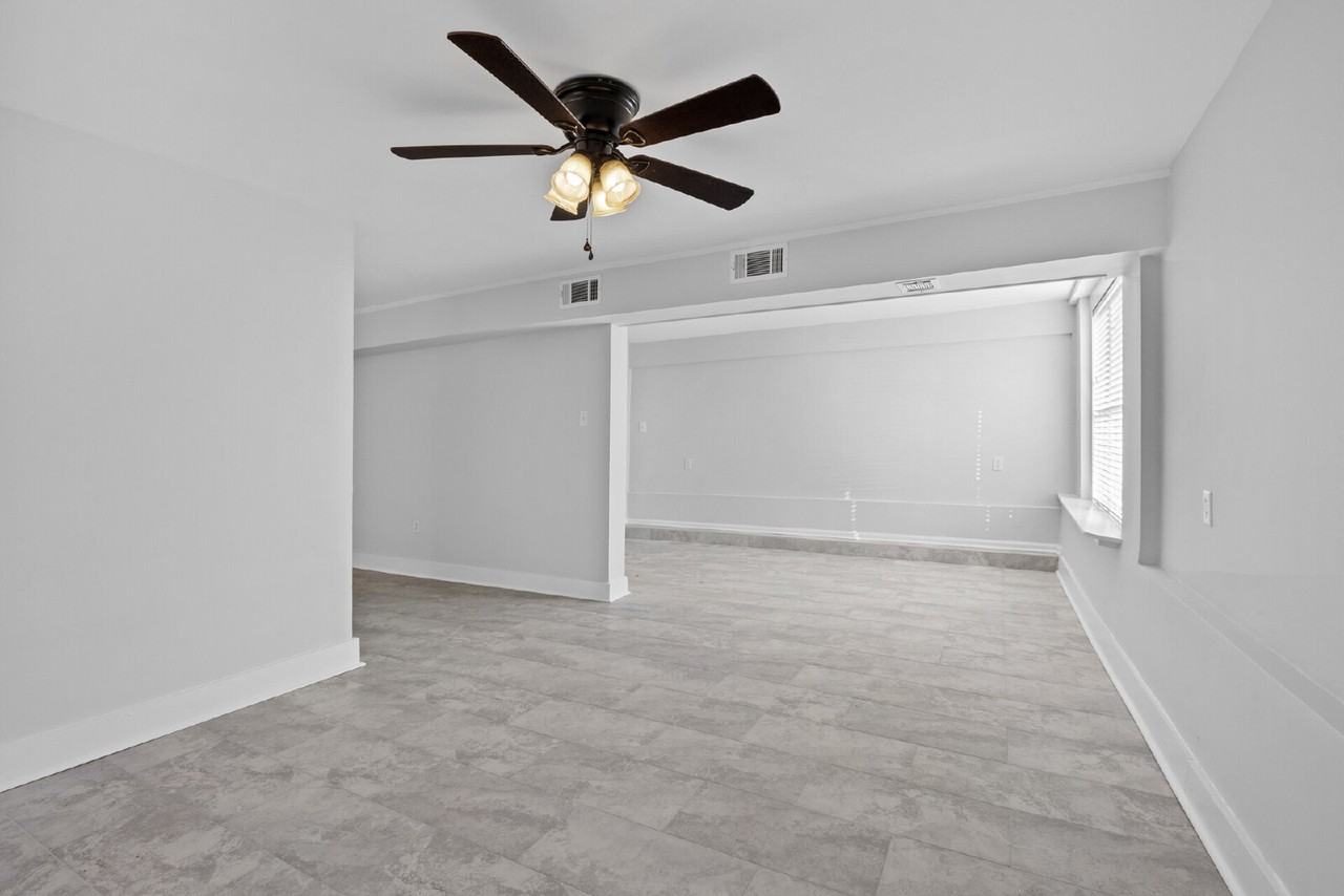 430 Lawton Ave #A - Photo 5 of 25