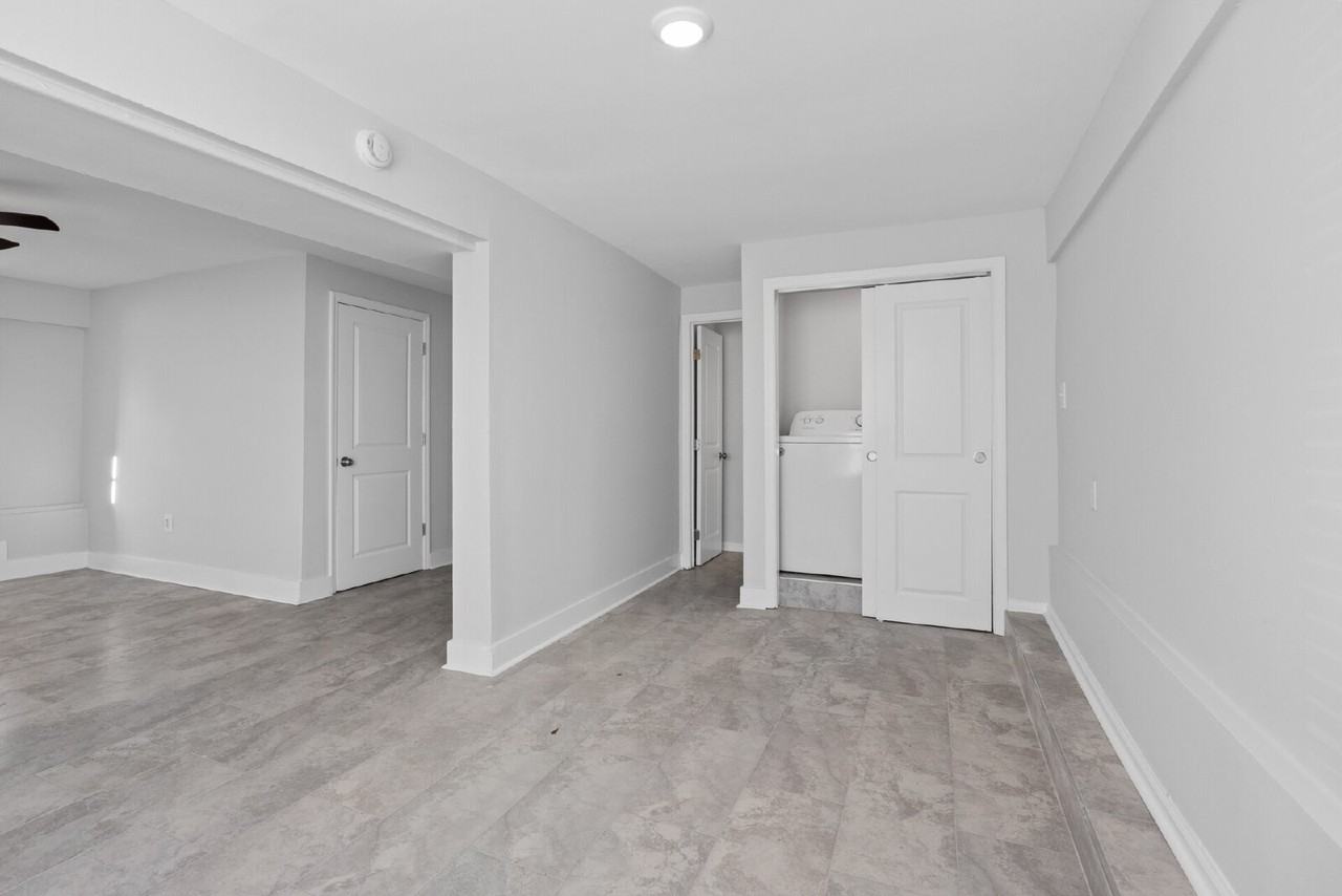 430 Lawton Ave #A - Photo 7 of 25