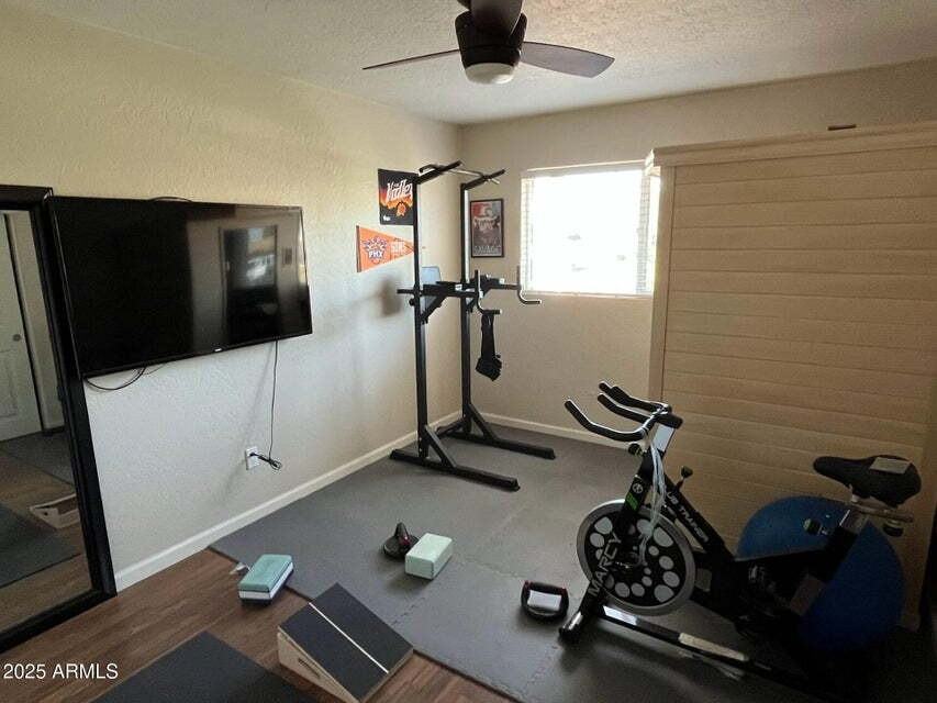 8123 E Mitchell Dr - Photo 3 of 8