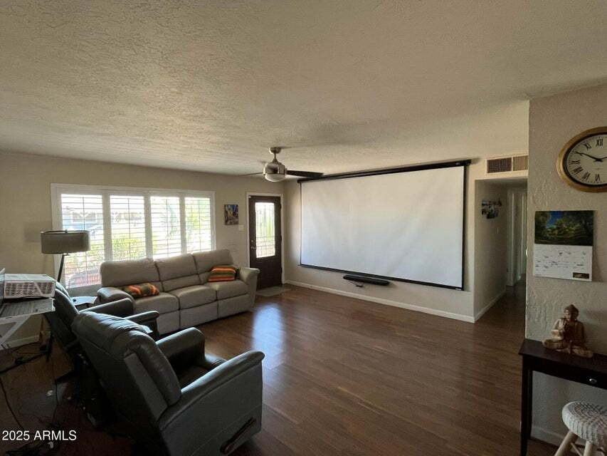 8123 E Mitchell Dr - Photo 4 of 8
