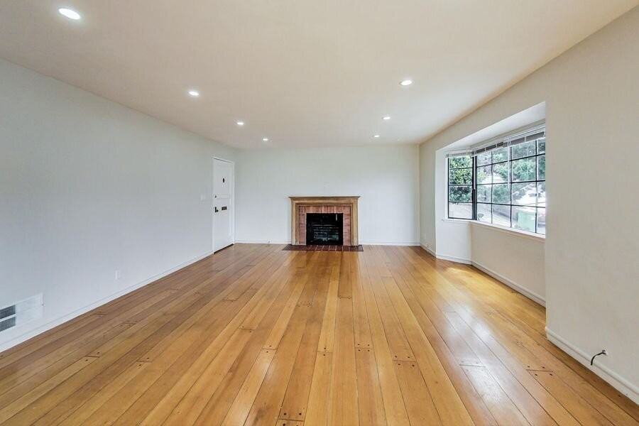 612A Brooklyn Ave - Photo 3 of 26