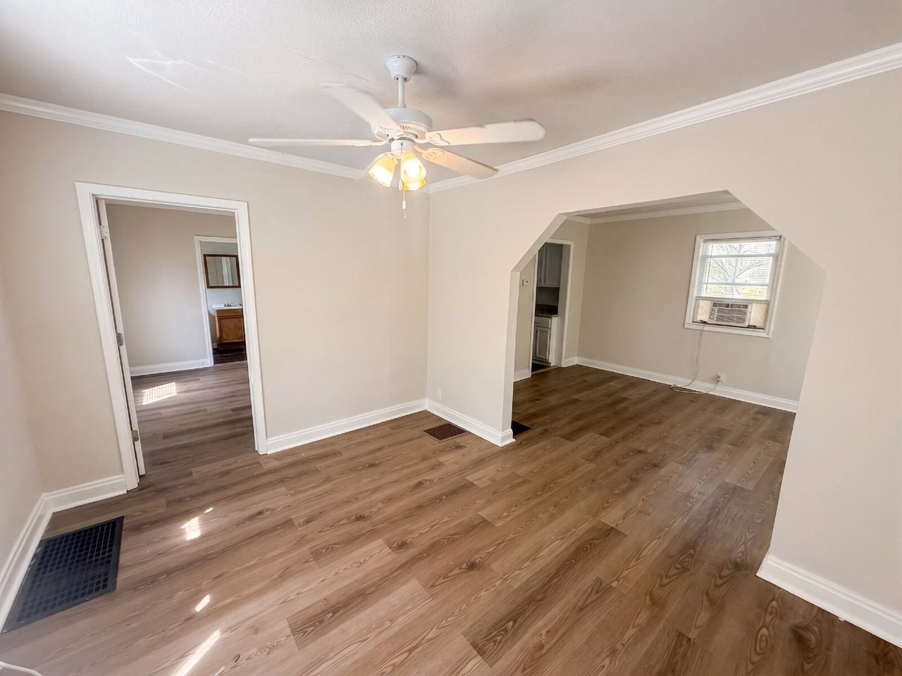 9423 Bristol Ave - Photo 2 of 13
