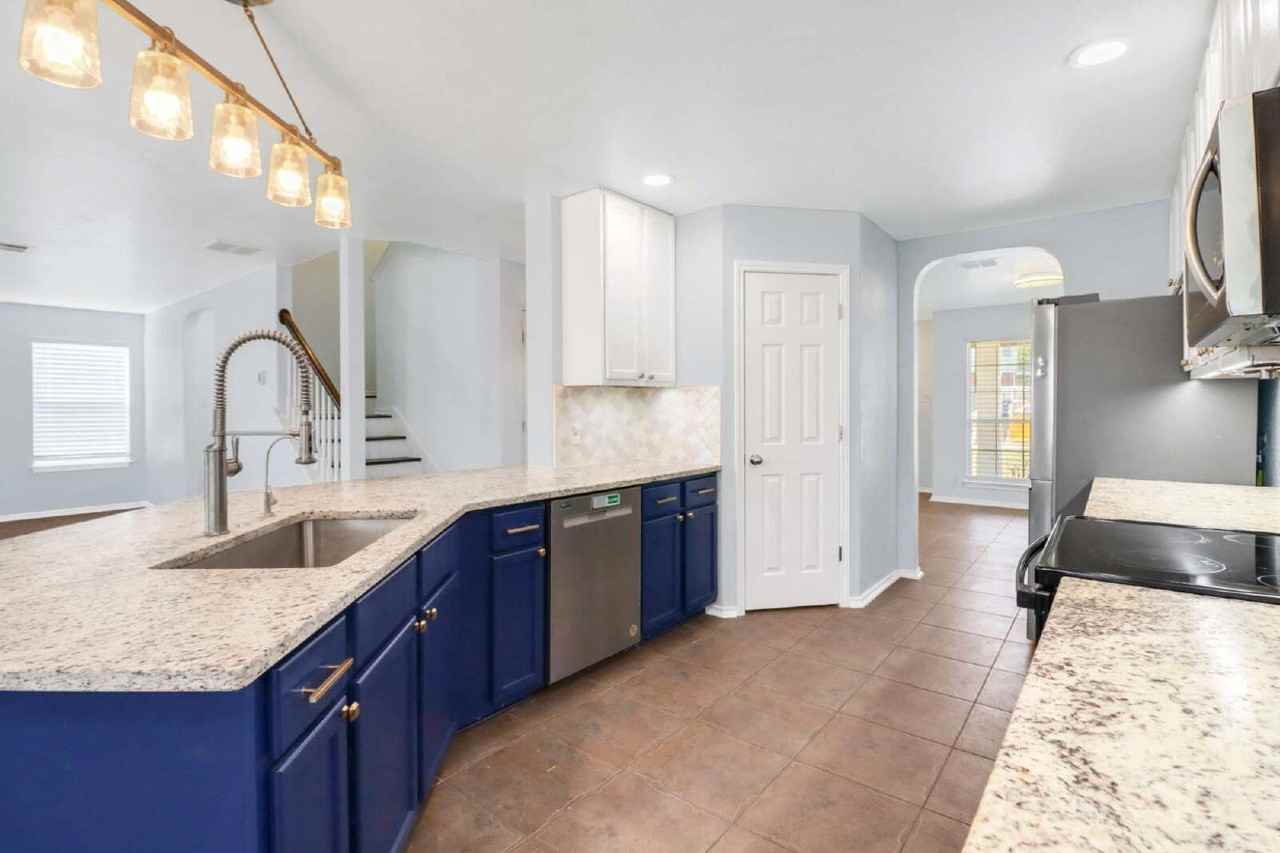 406 Reba - Photo 2 of 40