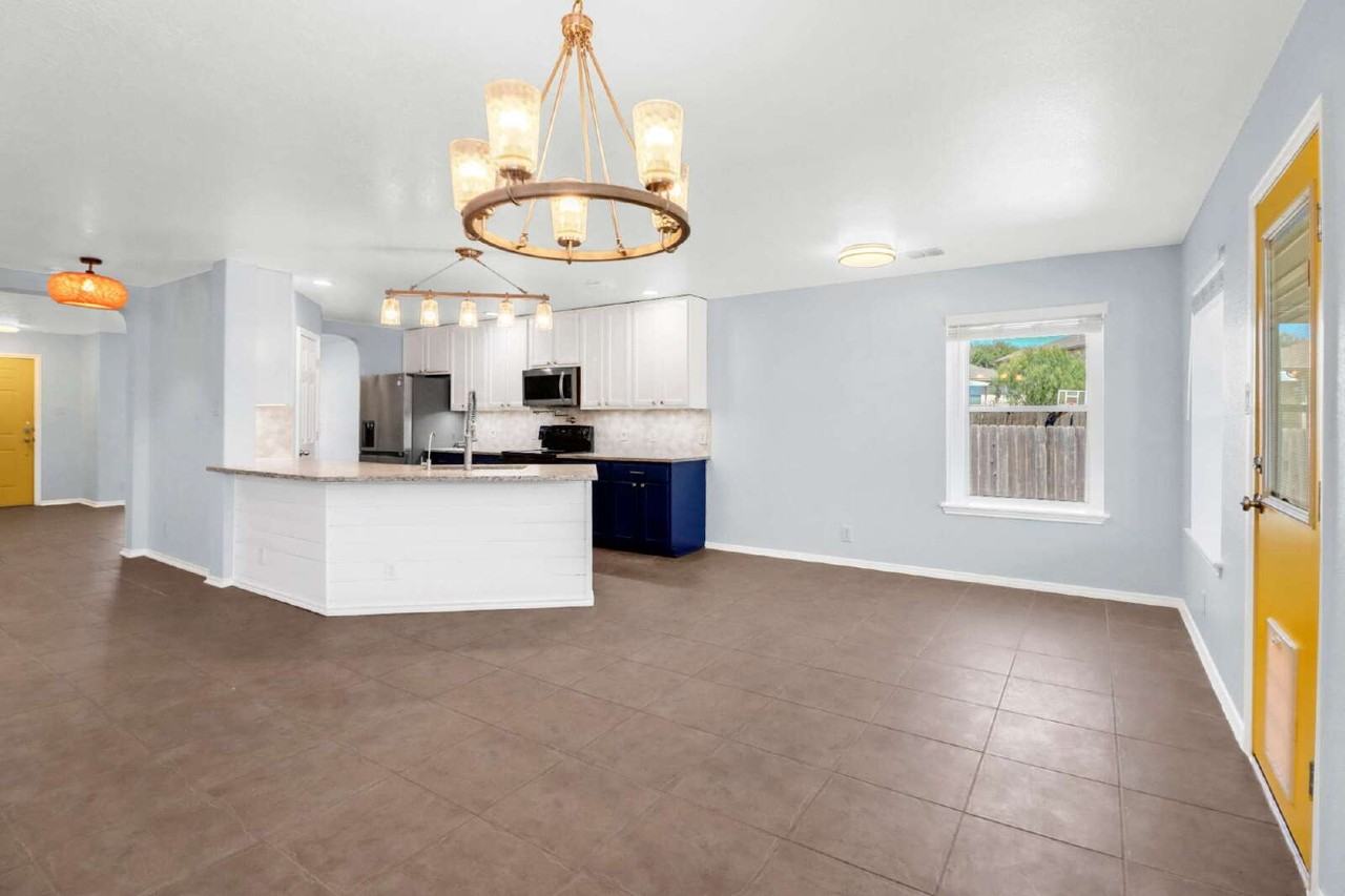 406 Reba - Photo 4 of 40