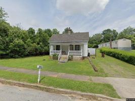 featured image of 215 Eighth St
